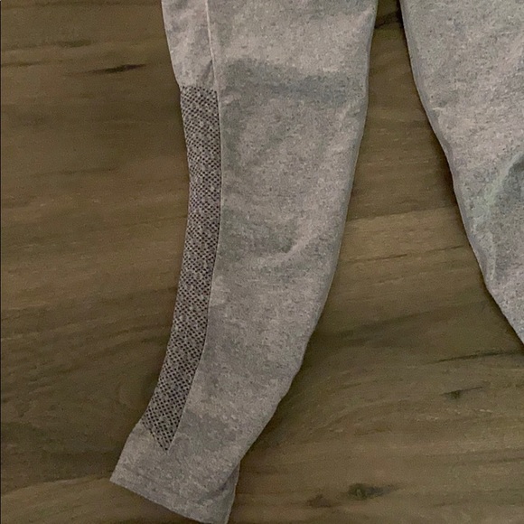 **New with tags Fabletics leggings ** - Picture 3 of 3